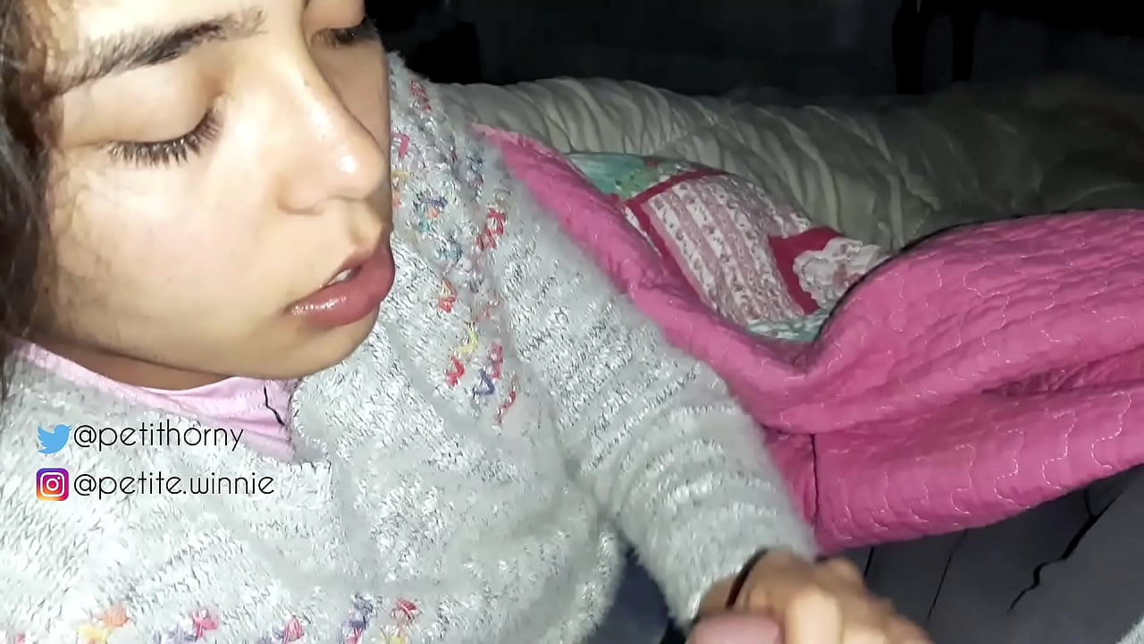 我吞下了我丈夫的所有积蓄的奶水--显示有精液的舌头