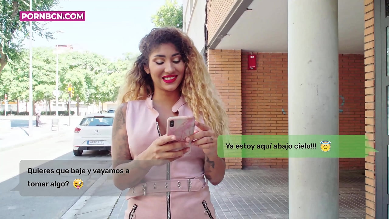 不忠的妻子准备在丈夫工作时用力操她的年轻情人。有奶子和大屁股的拉丁裔女子 维纳斯-阿佛洛狄忒